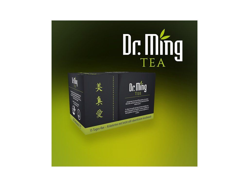 Balenie bylinného čaju Dr Ming Tea a šálka horúceho čaju na stole